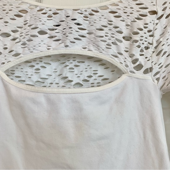 NWOT Bebe White Seamless Keyhole Cut-Out Holes Long Quarter Sleeves Top - Picture 4 of 7